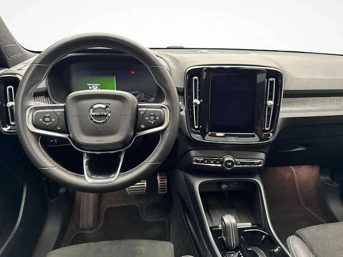 immagine del veicolo VOLVO XC40