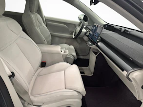 https://vehicle.imgix.net/4467680/20c9a918-3fe7-4995-a2ec-4df9a02ec060.jpg