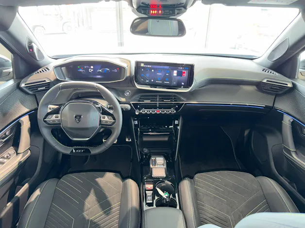 PEUGEOT 2008 1.2 Hybrid 145 GT Exclusive