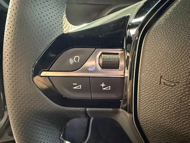 PEUGEOT 2008 1.2 Hybrid 145 GT Exclusive
