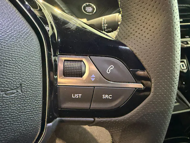 PEUGEOT 2008 1.2 Hybrid 145 GT Exclusive