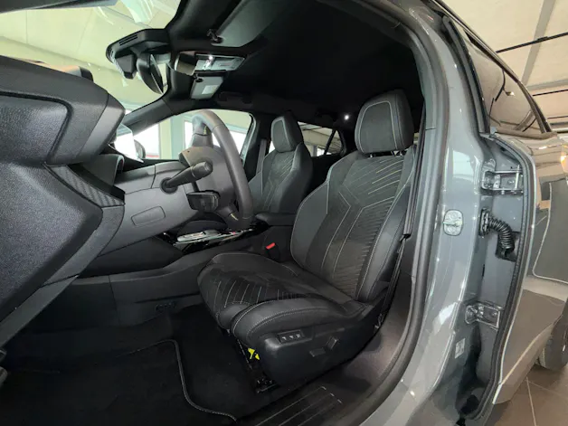 PEUGEOT 2008 1.2 Hybrid 145 GT Exclusive