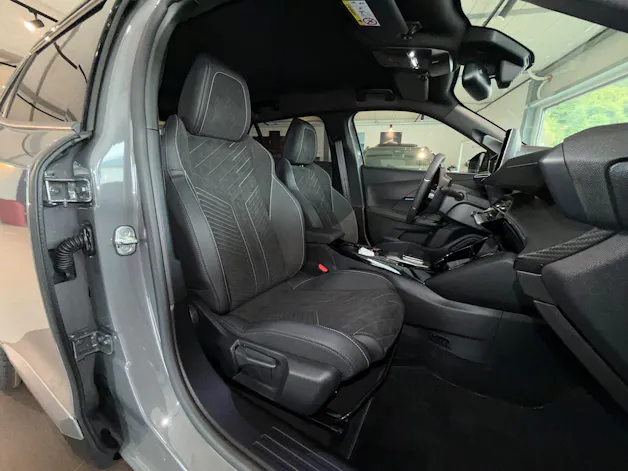 PEUGEOT 2008 1.2 Hybrid 145 GT Exclusive