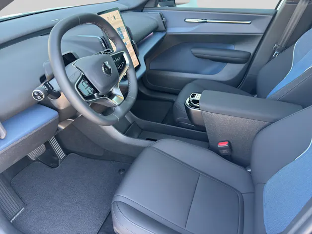 VOLVO EX30 CC P8 Ultra AWD