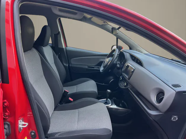 Toyota Yaris 1.5 VVT-i HSD Trend