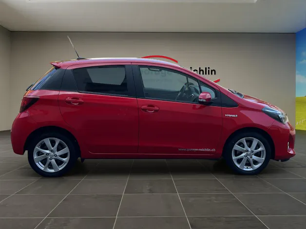 Toyota Yaris 1.5 VVT-i HSD Trend