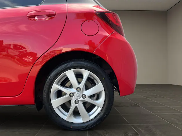 Toyota Yaris 1.5 VVT-i HSD Trend