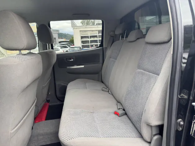Toyota Hilux Double Cab.-Pick-up 3.0-4D Linea Sol