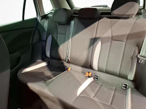 https://vehicle.imgix.net/4467783/0516aa65-22d7-4c2a-9937-eb3d1c9c6dc2.jpg