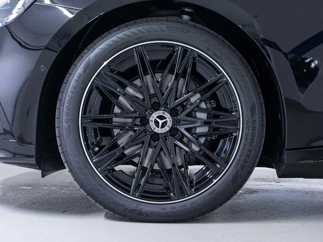 MERCEDES-BENZ C 400 4MATIC EQ
