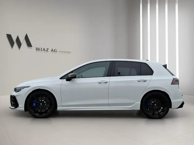VW Golf VIII 2.0 TSI R DSG 4motion