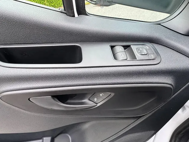 MERCEDES-BENZ Sprinter 317 CDI Pro Aufbau mit Hebebühne 4325 lang