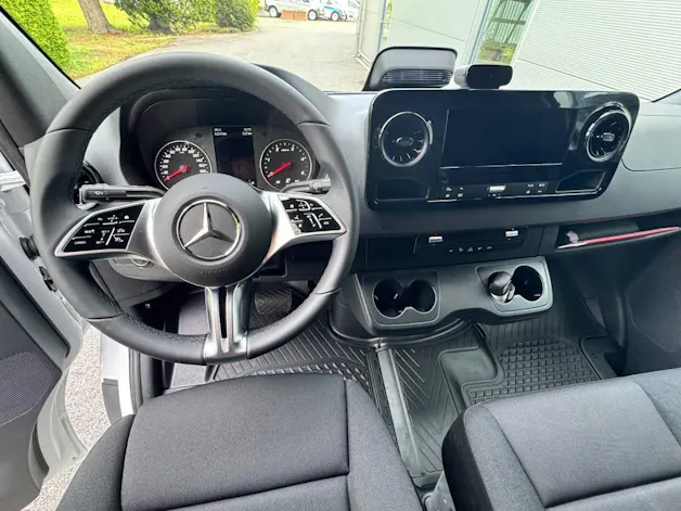 MERCEDES-BENZ Sprinter 317 CDI Pro Aufbau mit Hebebühne 4325 lang
