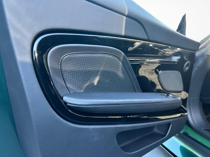 immagine del veicolo ASTON MARTIN DB12