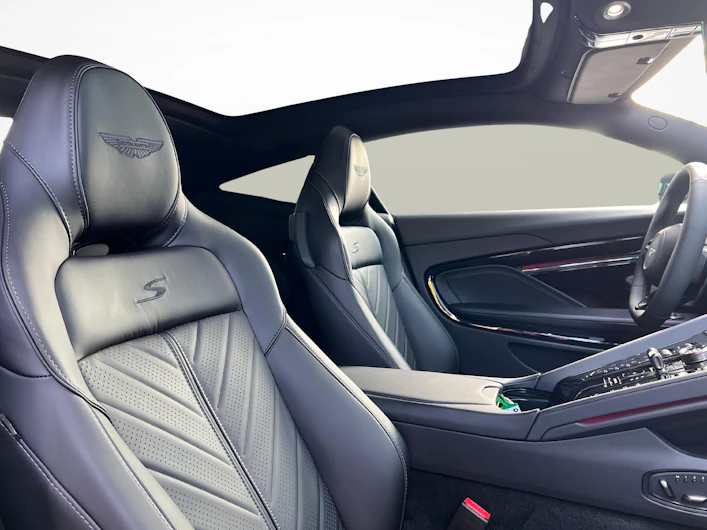 immagine del veicolo ASTON MARTIN DB12