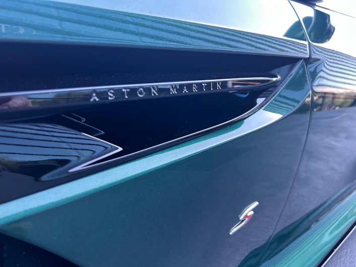 immagine del veicolo ASTON MARTIN DB12