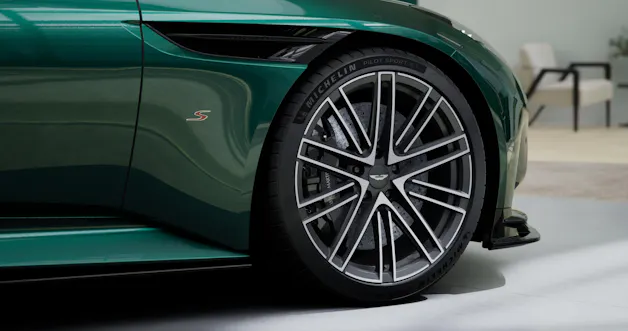 ASTON MARTIN DB12 Coupé 4.0 S V8 Bi-Turbo