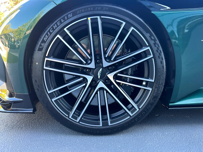 immagine del veicolo ASTON MARTIN DB12