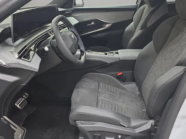 PEUGEOT 5008 1.6 PHEV 225 GT Exclusive