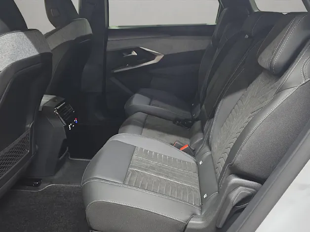PEUGEOT 5008 1.6 PHEV 225 GT Exclusive
