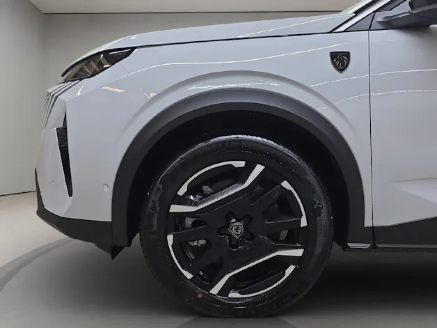 PEUGEOT 5008 1.6 PHEV 225 GT Exclusive