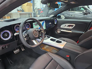 Fahrzeugbild MERCEDES-BENZ CLA 220 4MATIC Shooting Brake AMG Line
