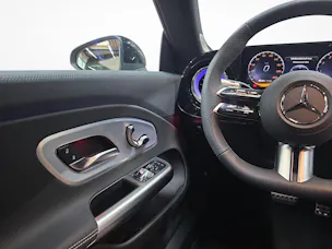 MERCEDES-BENZ CLA 220 4MATIC Shooting Brake AMG Line