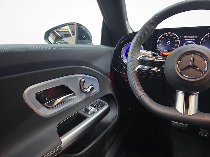 Fahrzeugbild MERCEDES-BENZ CLA 220