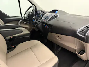 FORD Tourneo C Bus 310 L1 2.0 TDCi 170 Titanium