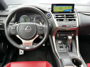 Lexus NX 300h F-Sport
