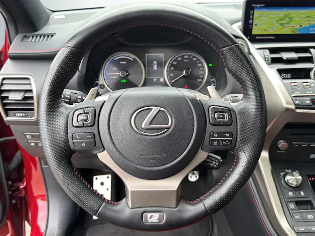 Lexus NX 300h F-Sport
