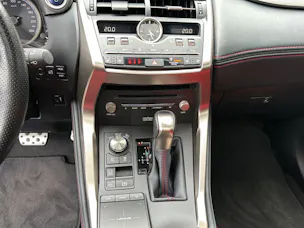 Lexus NX 300h F-Sport