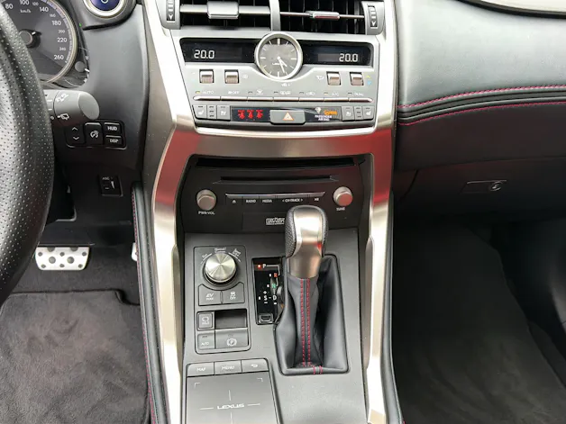 Lexus NX 300h F-Sport