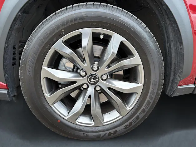 Lexus NX 300h F-Sport