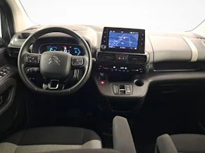 https://vehicle.imgix.net/4468135/e7c1c077-ab88-46e1-afc0-c43413146e89.jpg