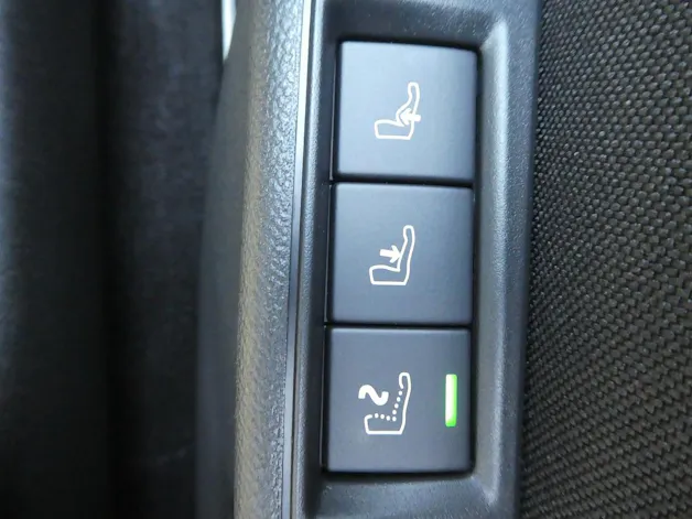 PEUGEOT 2008 1.2 Hybrid 145 GT Exclusive