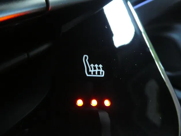 PEUGEOT 2008 1.2 Hybrid 145 GT Exclusive