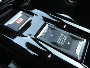 PEUGEOT 2008 1.2 Hybrid 145 GT Exclusive