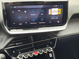 PEUGEOT 2008 1.2 Hybrid 145 PS GT