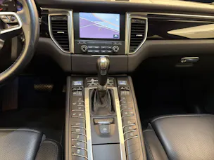PORSCHE Macan Turbo