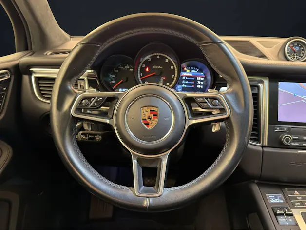 PORSCHE Macan Turbo
