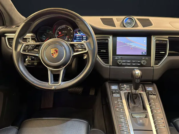 PORSCHE Macan Turbo