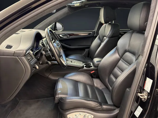 PORSCHE Macan Turbo