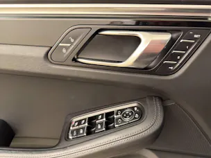 PORSCHE Macan Turbo
