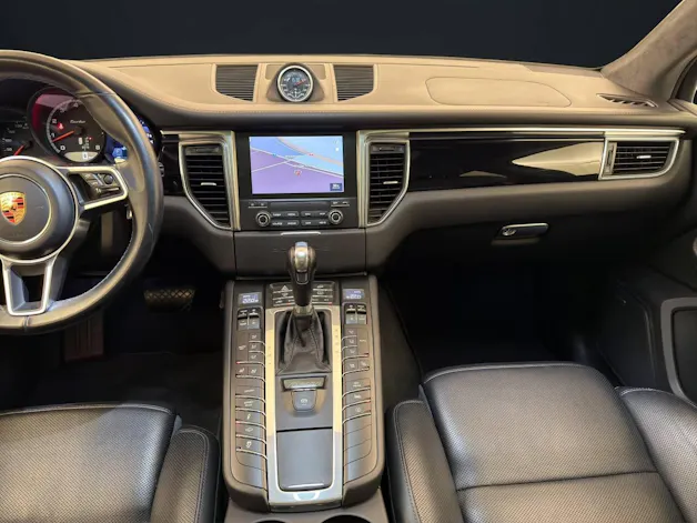 PORSCHE Macan Turbo