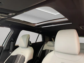 https://vehicle.imgix.net/4468199/27a5dd92-1cfb-4c2a-ba5d-fcca6d2071c0.jpg