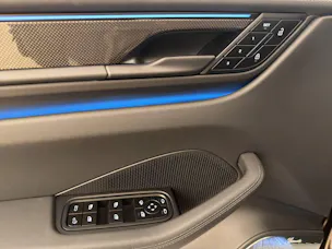 PORSCHE Macan GTS