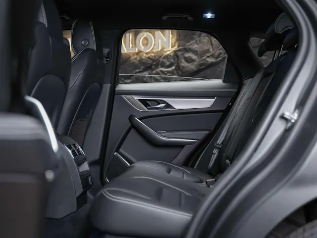 Jaguar F-Pace 2.0 D200 R-Dynamic MHEV SE AWD *Lenkradheizung*Meridian*ACC*