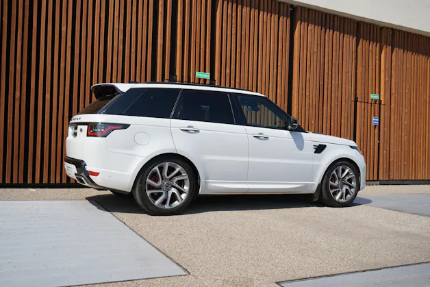 Land Rover RANGE ROVER SPORT 4.4 SDV8 AUTOBIOGRAPHY DYNAMIC AUTOMATIC BLACK l 340 PS
