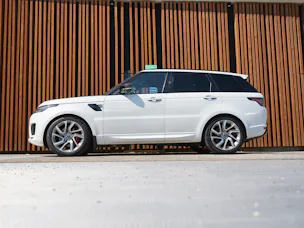 Land Rover RANGE ROVER SPORT 4.4 SDV8 AUTOBIOGRAPHY DYNAMIC AUTOMATIC BLACK l 340 PS